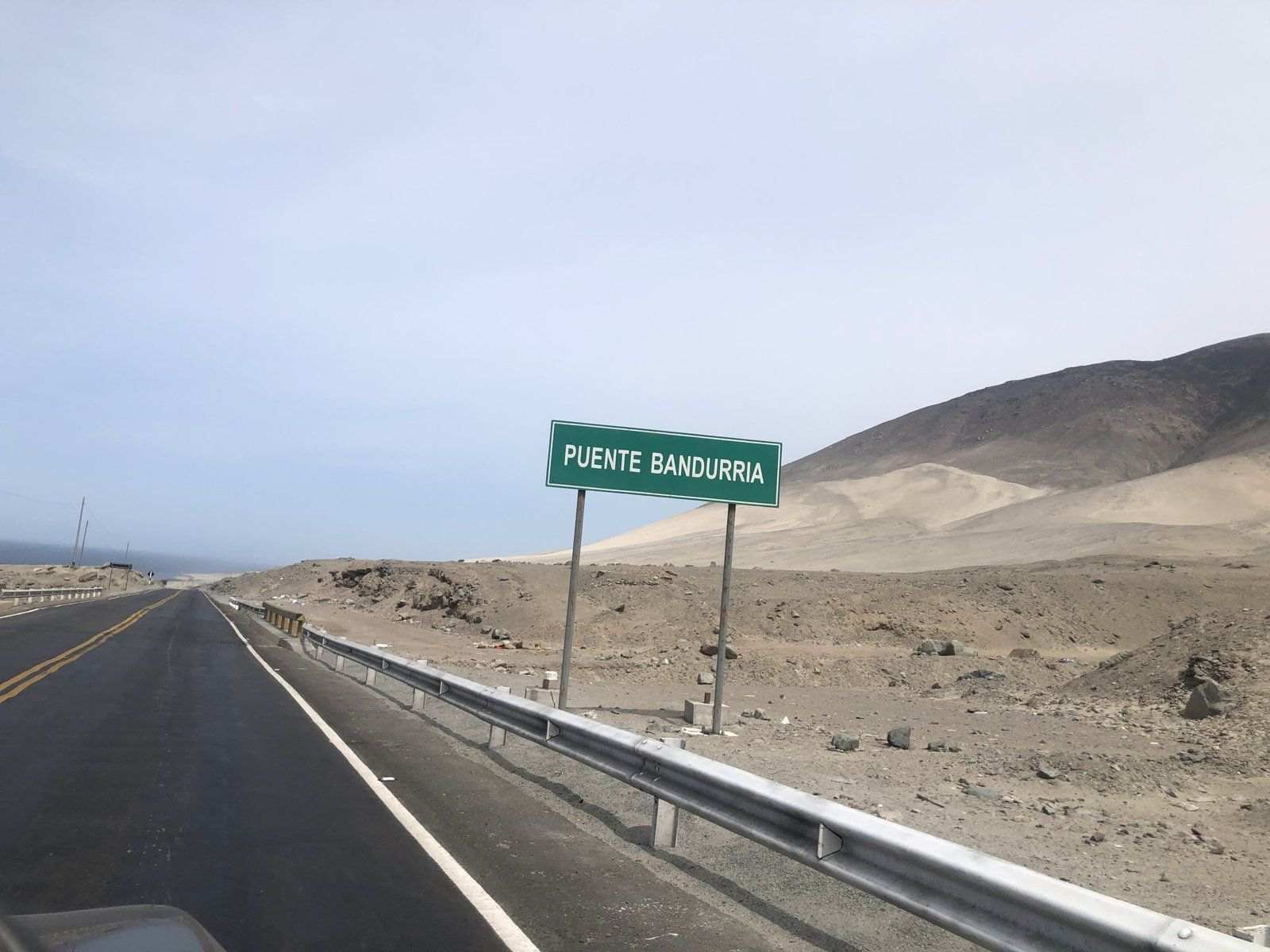 Puente Bandurria, 27 de enero: kilómetros de desierto, y la cabeza ya puesta en Nasca.
