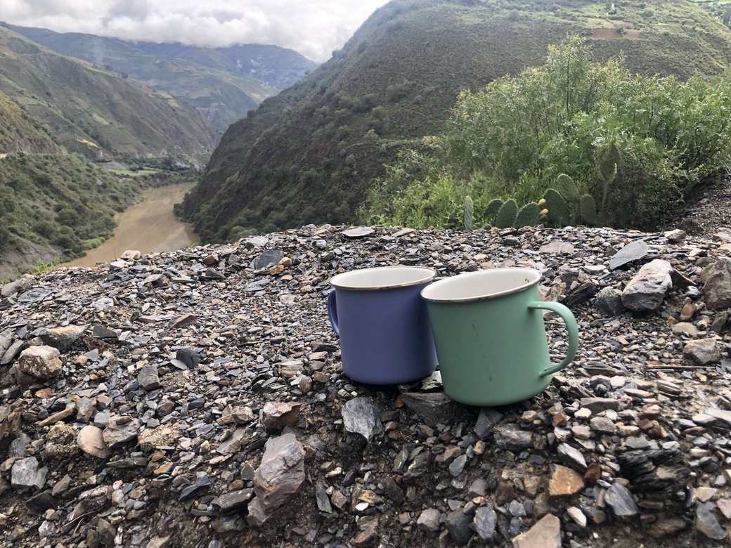 Cañón del Mantaro, 18 de enero: dos cafés cubanos colados ahí mismo, para Anet y para Willy.