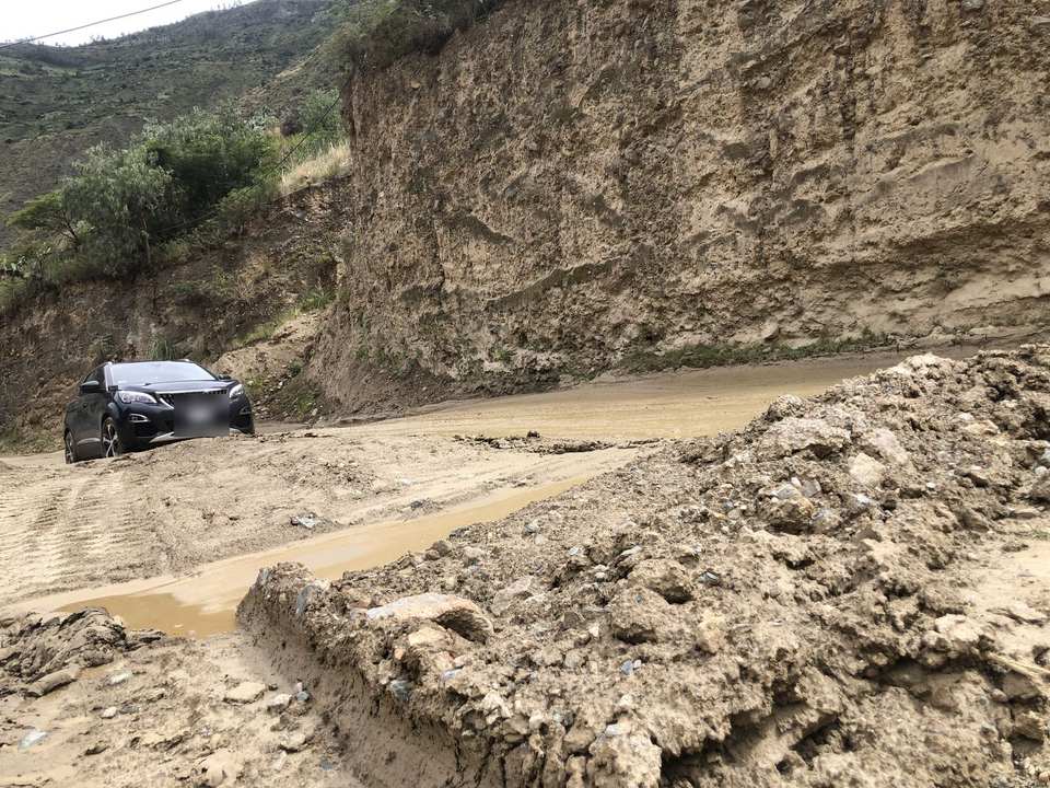 Camino a Huanta, 18 de enero: enero es temporada de lluvias en la sierra, y se nota.
